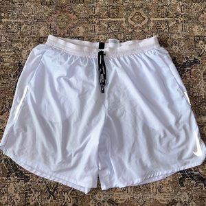 Nike Stride
Men's Dri-FIT 7" Brief-Lined Running Shorts